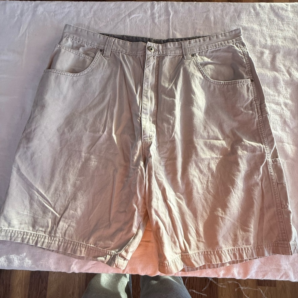 Wrangler Men's Light Tan Flat‎ Front Shorts